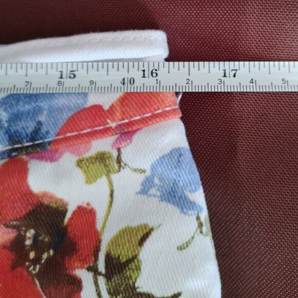 Gloria Vanderbilt Floral Bermuda Shorts White Red Size 8 - Picture 5 of 7